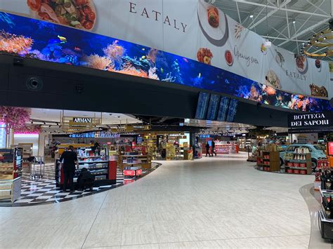 Shops and stores in Rome Airport 